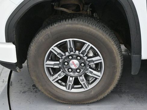 Used 2024 GMC Sierra 1500 AT4 w/ Technology Package image 39