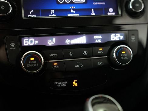 Used 2020 Nissan Rogue SV FWD image 23