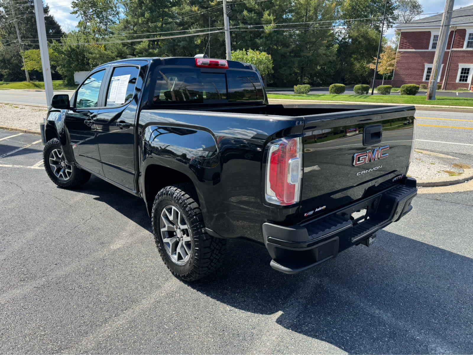 Used 2021 GMC Canyon AT4 w/ Driver Alert Package AWD/4WD image 4