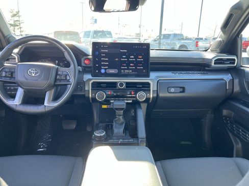 Used 2025 Toyota Tacoma TRD Off-Road image 22
