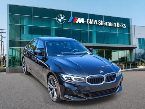 Used 2023 BMW 330i Sedan w/ Driving Assistance Package RWD image 3
