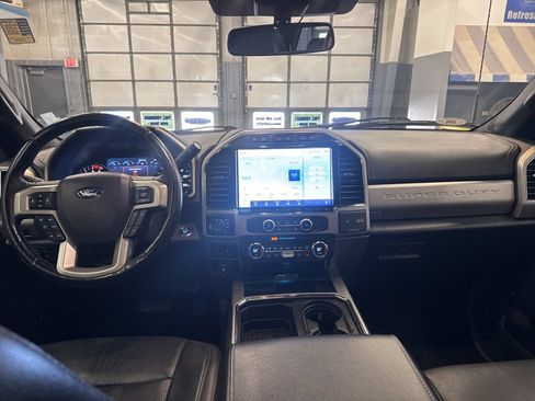 Used 2022 Ford F250 Lariat w/ Black Appearance Package AWD/4WD image 29