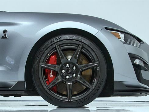 Used 2022 Ford Mustang Shelby GT500 w/ Carbon Fiber Track Pack RWD image 13