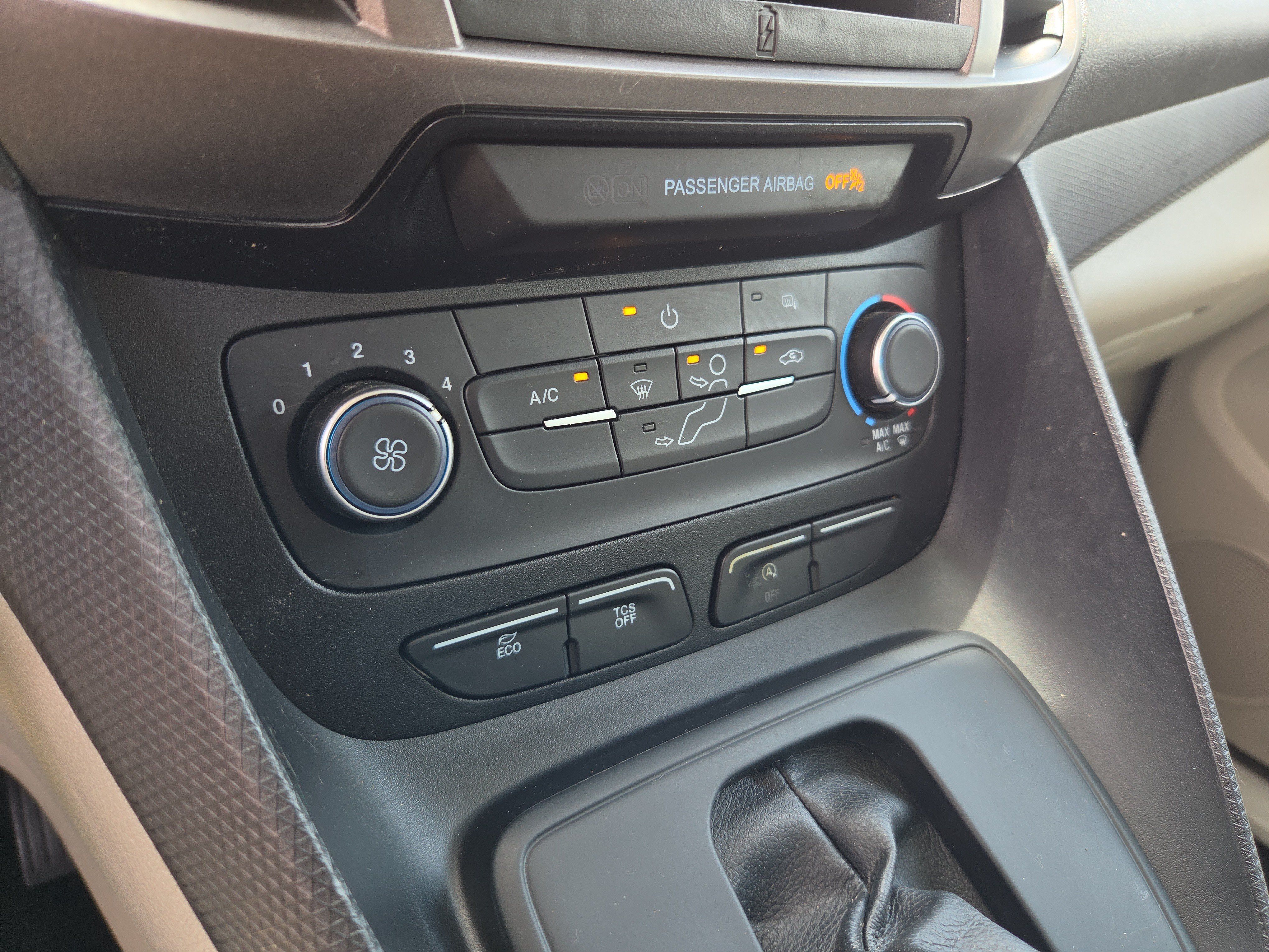Used 2022 Ford Transit Connect XLT FWD image 25