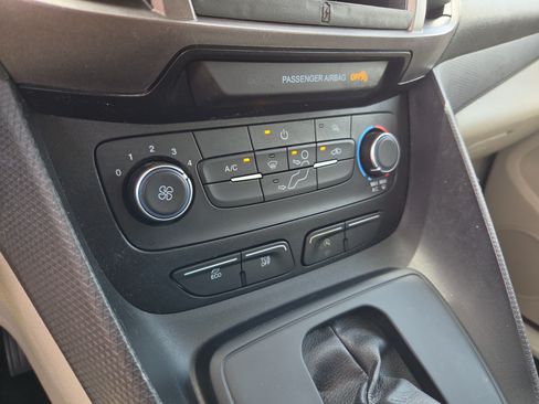 Used 2022 Ford Transit Connect XLT FWD image 25