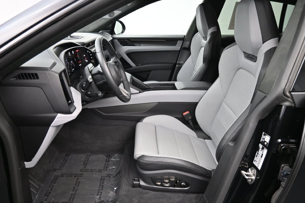 Certified 2026 Porsche Cayenne Turbo AWD/4WD image 10
