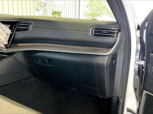 Used 2024 Jeep Wagoneer L Series II w/ Flexible Seating Group AWD/4WD image 25