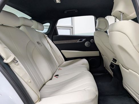 Used 2024 Genesis G80 image 21