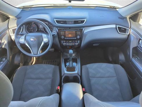 Used 2016 Nissan Rogue SV image 10