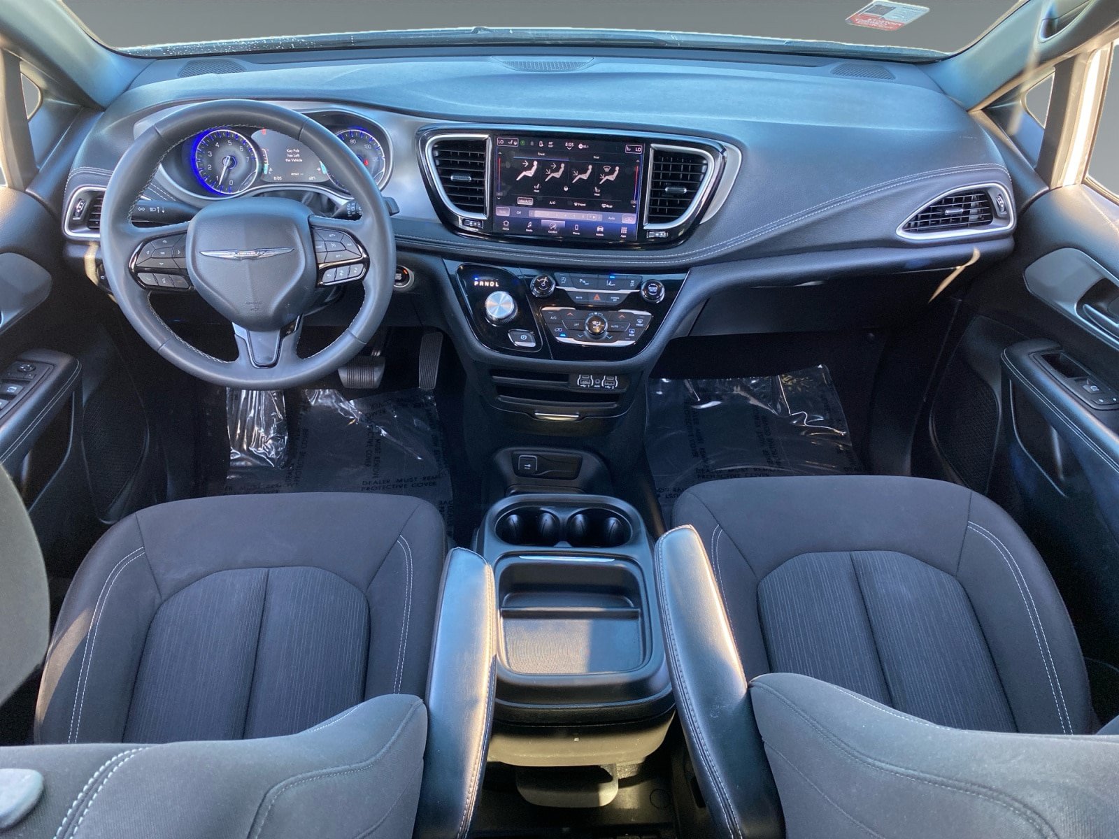 Used 2024 Chrysler Pacifica Touring FWD image 10