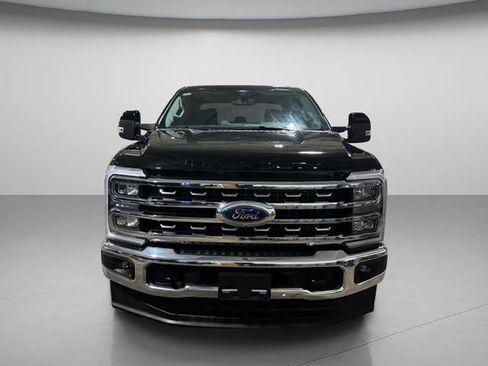 Used 2026 Ford F250 Lariat w/ FX4 Off-Road Package image 9