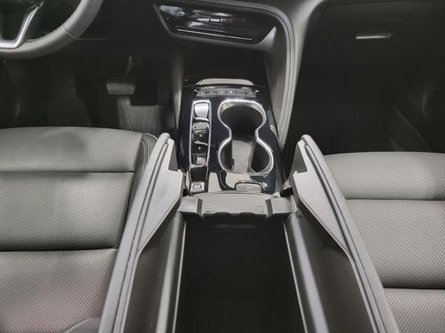 Used 2023 Buick Envision Essence AWD/4WD image 17