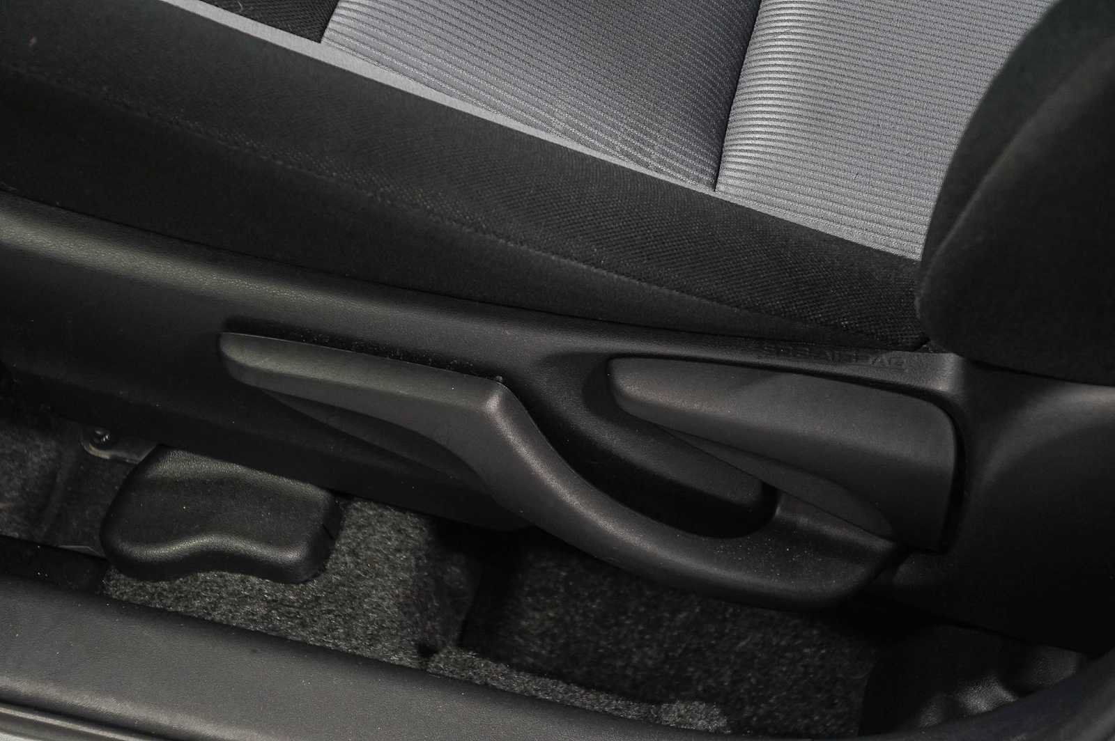 Certified 2019 Toyota Prius C FWD image 24