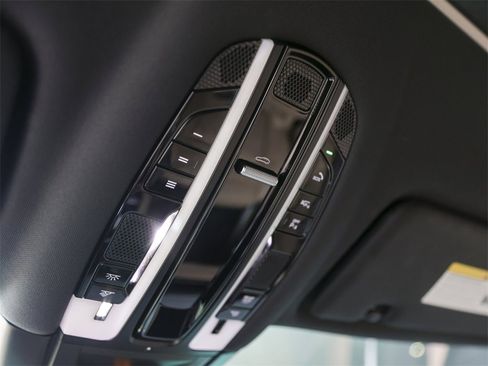 Certified 2023 Porsche Cayenne Coupe image 29