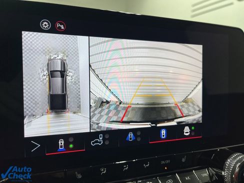 Used 2025 GMC Canyon Elevation w/ Convenience Package image 11