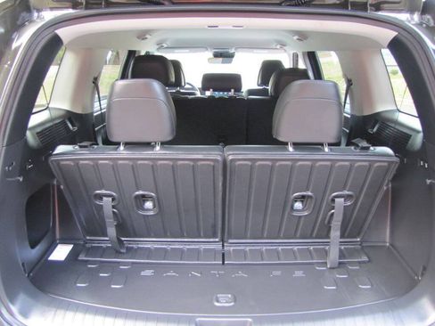 Used 2025 Hyundai Santa Fe SEL FWD image 18