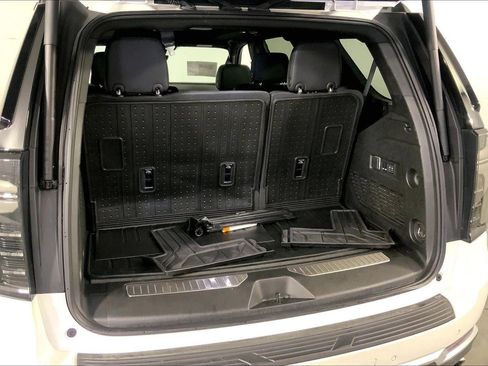Used 2025 Chevrolet Tahoe High Country w/ Sun And Tow Package AWD/4WD image 4