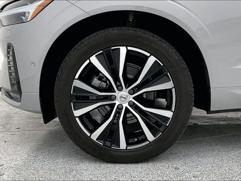 Certified 2025 Volvo XC60 B5 Plus image 12