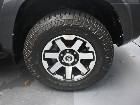 Used 2022 Toyota 4Runner TRD Off-Road AWD/4WD image 22