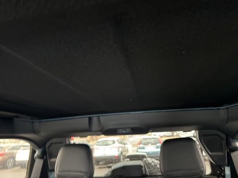 Used 2023 Ford Bronco Wildtrak image 25