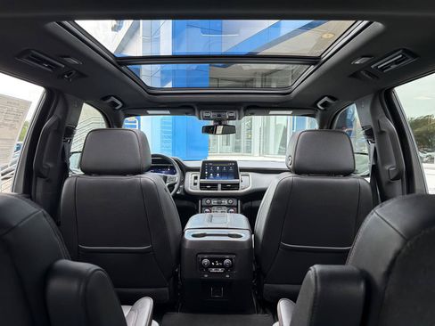 Used 2022 Chevrolet Suburban RST w/ Luxury Package AWD/4WD image 44