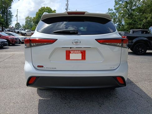 Used 2022 Toyota Highlander XLE FWD image 7