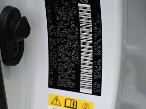 Used 2017 Lexus ES 350 w/ Navigation System Package image 22