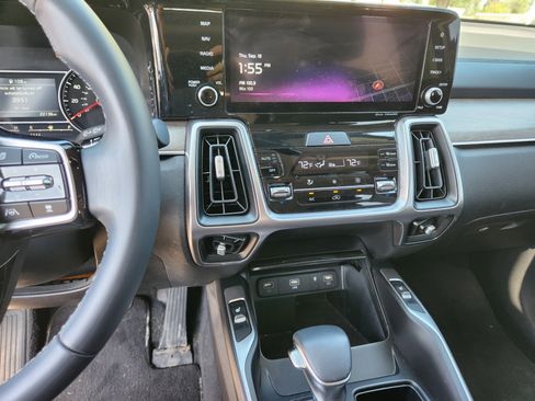 Used 2023 Kia Sorento X-Line EX image 13