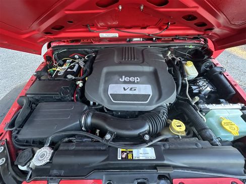 Used 2015 Jeep Wrangler Unlimited Sport w/ Quick Order Package 24S image 9