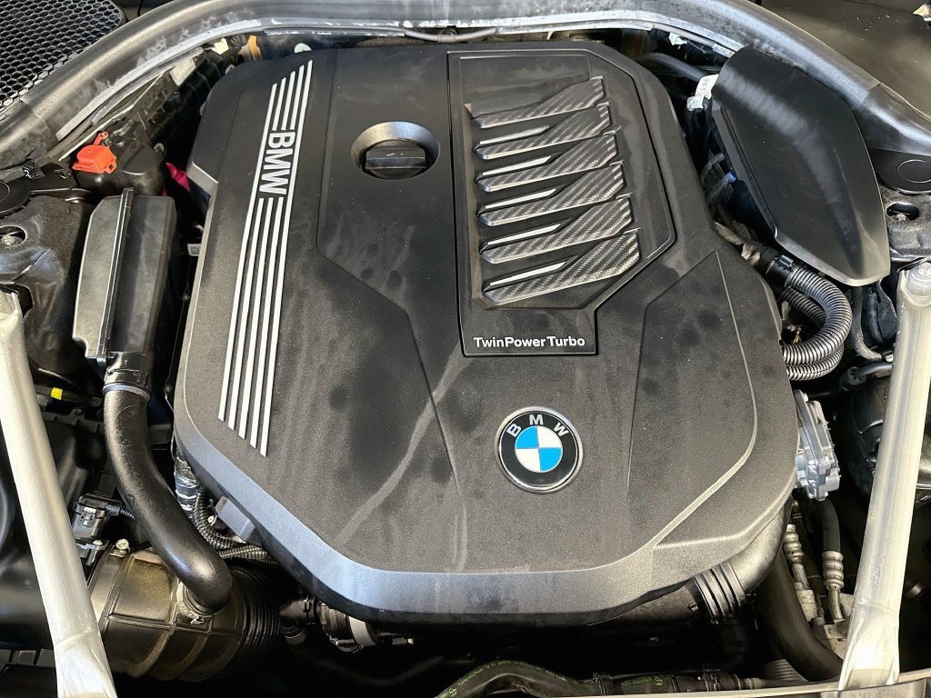 Used 2022 BMW 740i RWD image 38