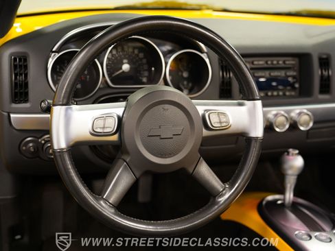 Used 2004 Chevrolet SSR w/ Preferred Equipment Group RWD image 40
