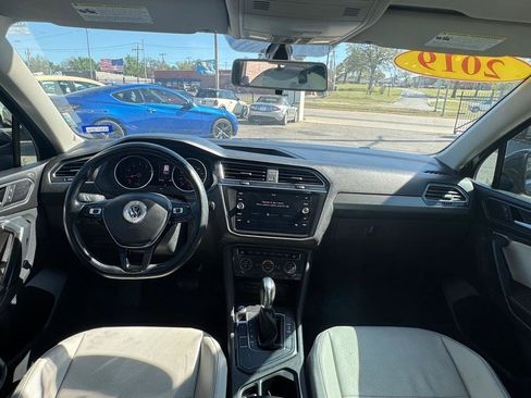 Used 2019 Volkswagen Tiguan SE image 16