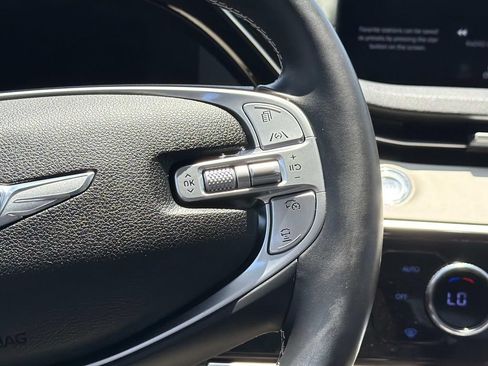 Used 2024 Genesis GV70 2.5T w/ Advanced Package AWD/4WD image 9