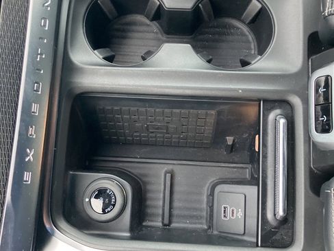 Used 2025 Ford Expedition Max Platinum w/ Stealth Performance Package image 45