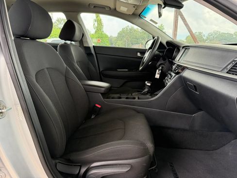 Used 2020 Kia Optima LX FWD image 18
