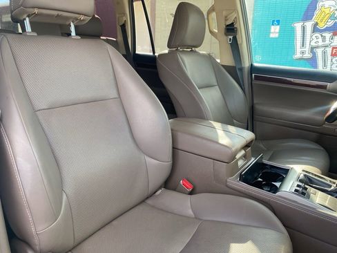 Used 2019 Lexus GX 460 Premium image 15