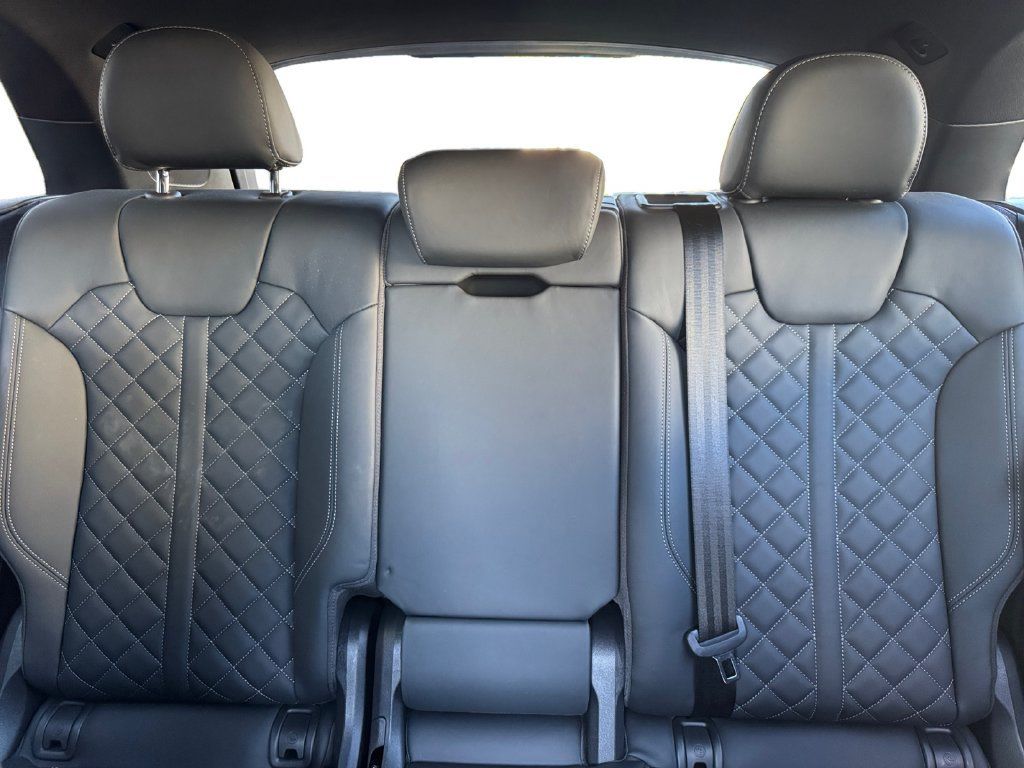 Used 2025 Audi SQ5 Premium Plus AWD/4WD image 22