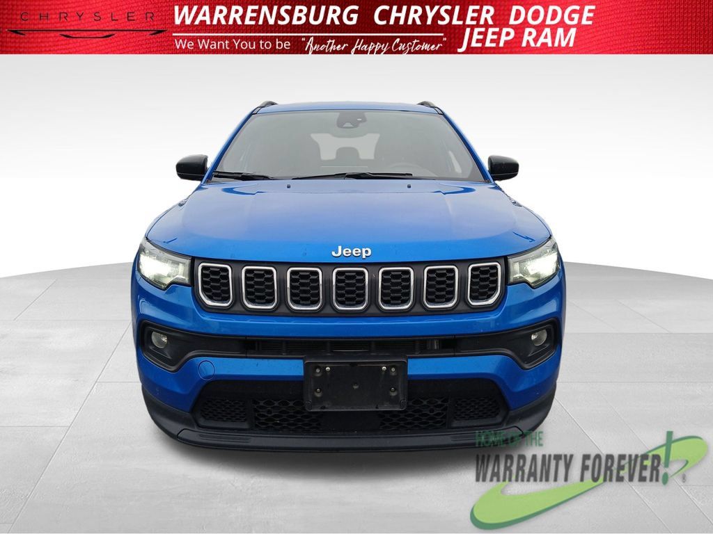 Used 2024 Jeep Compass Latitude AWD/4WD image 10