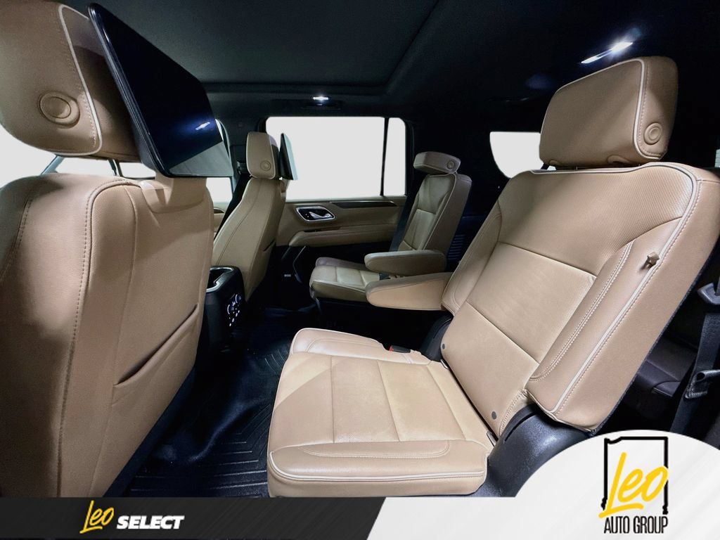 Used 2021 Chevrolet Suburban Premier w/ Premium Package AWD/4WD image 29