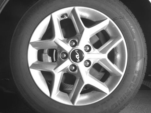 Used 2025 Kia Soul LX w/ LX Technology Package FWD image 23
