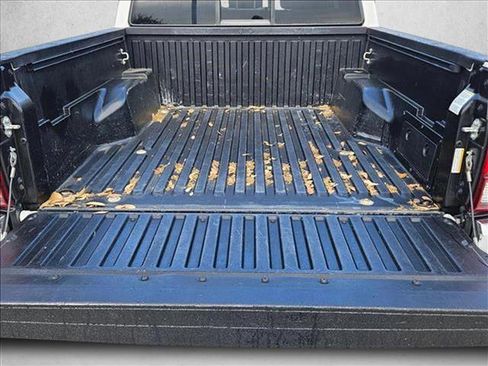 Used 2022 Toyota Tacoma SR5 RWD image 7