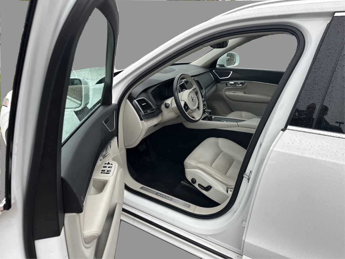 Used 2020 Volvo XC90 T6 Momentum w/ Protection Package Premier AWD/4WD image 36