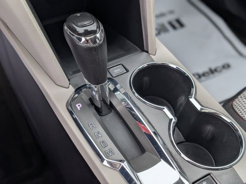 Used 2017 Chevrolet Equinox LT w/ Convenience Package image 26