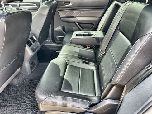 Used 2021 Volkswagen Atlas Cross Sport SEL R-Line image 16