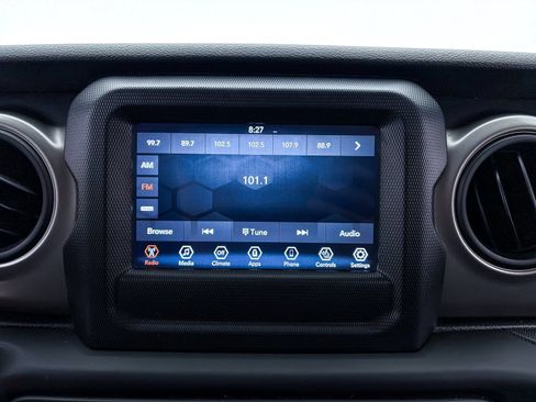 Used 2021 Jeep Gladiator Sport AWD/4WD image 19