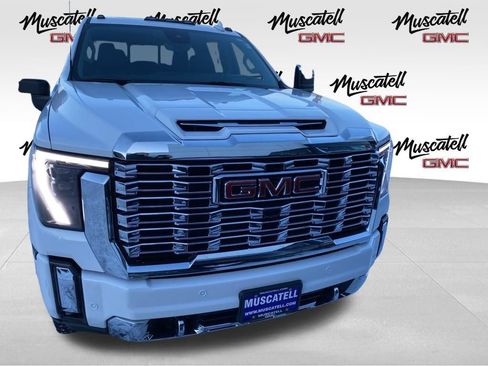 Used 2024 GMC Sierra 3500 Denali w/ Denali Reserve Package image 2