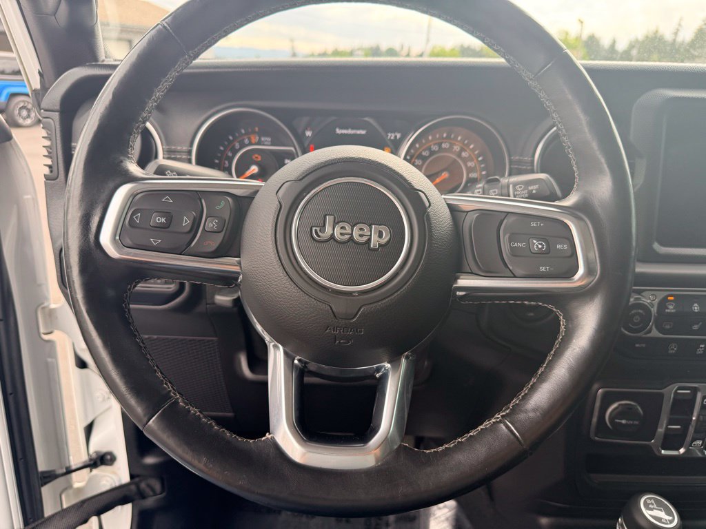 Used 2018 Jeep Wrangler Unlimited Sahara w/ Uconnect 4C Nav & Sound Group AWD/4WD image 18