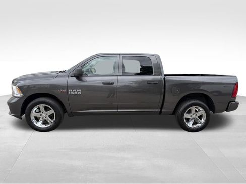 Used 2018 RAM 1500 Express w/ Express Value Package AWD/4WD image 10