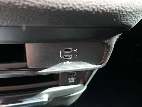 New 2026 Chrysler Pacifica Select image 21