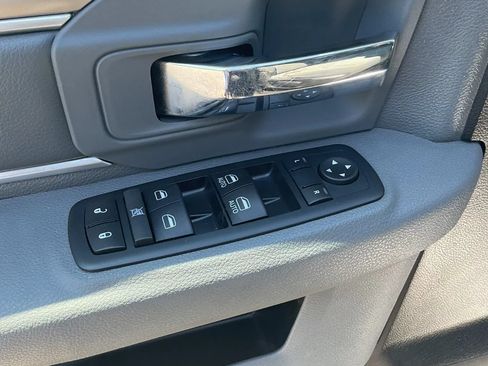 Used 2017 RAM 1500 Classic SLT AWD/4WD image 25